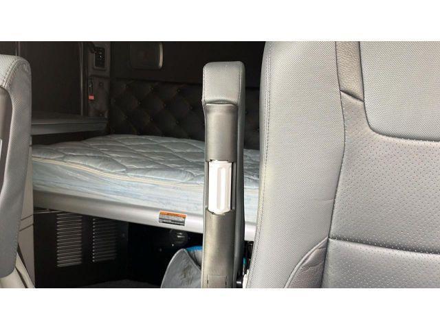 2023 KENWORTH CONSTRUCTION T680