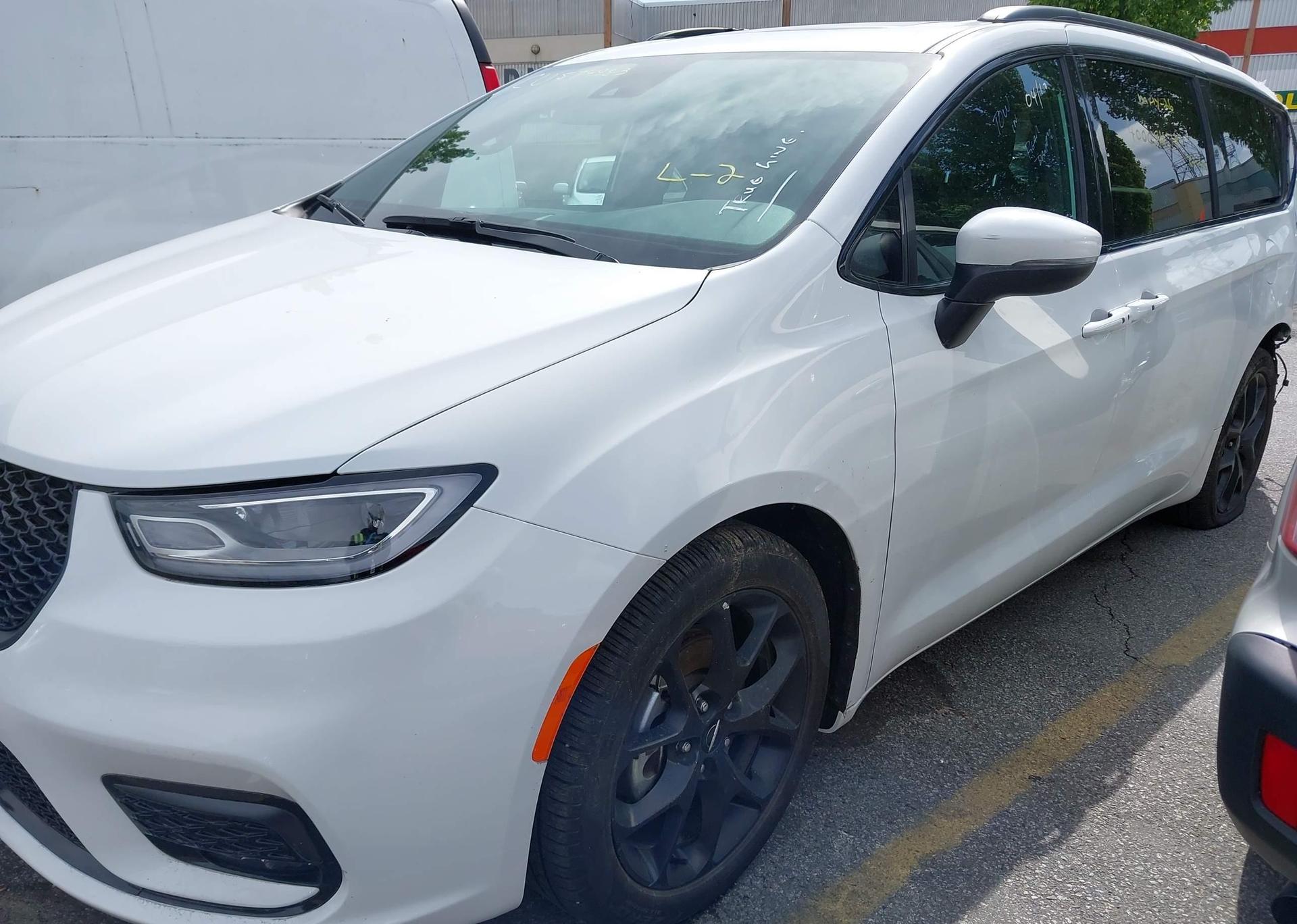 2023 CHRYSLER PACIFICA TOURING L