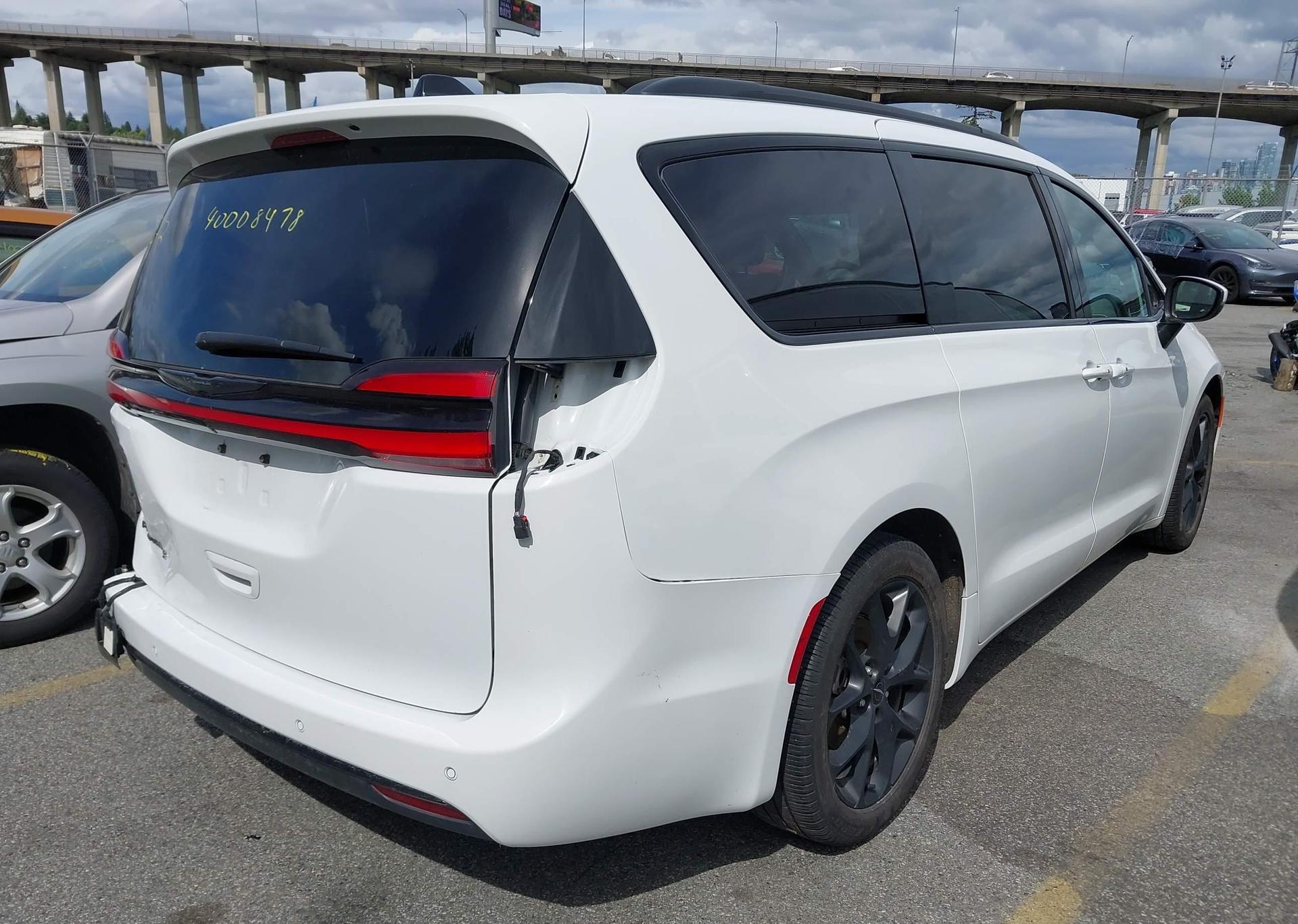 2023 CHRYSLER PACIFICA TOURING L