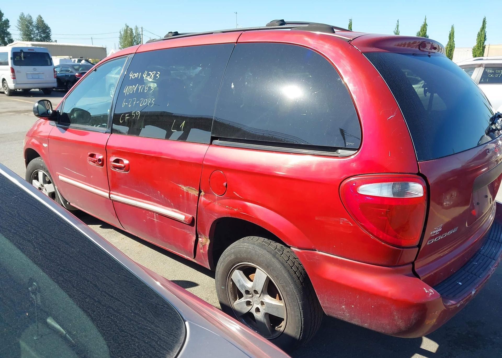 2004 DODGE CARAVAN SE