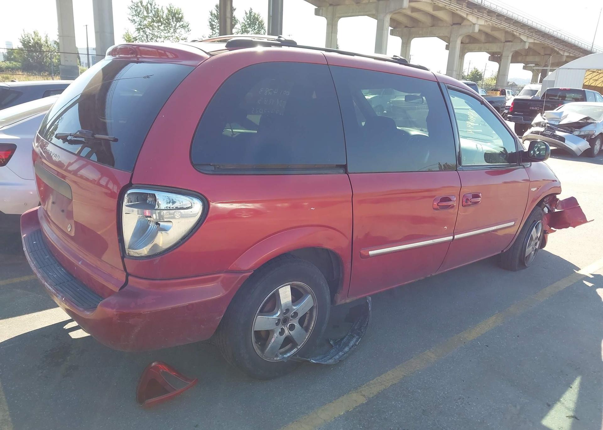 2004 DODGE CARAVAN SE