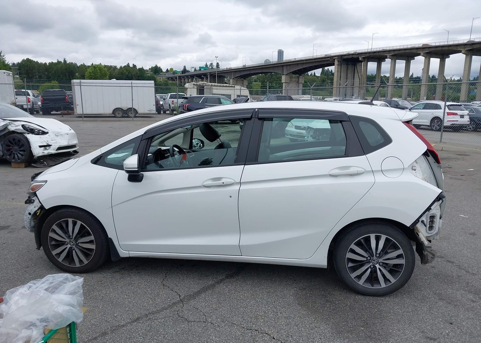 2016 HONDA FIT
