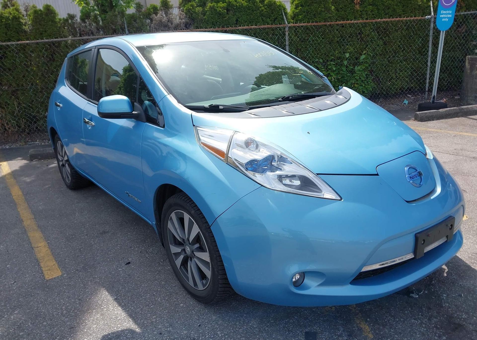 2015 NISSAN LEAF