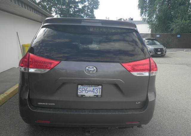 2013 TOYOTA SIENNA LE