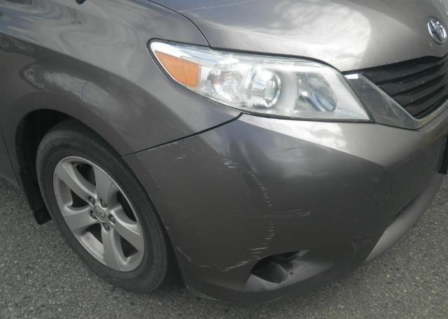 2013 TOYOTA SIENNA LE