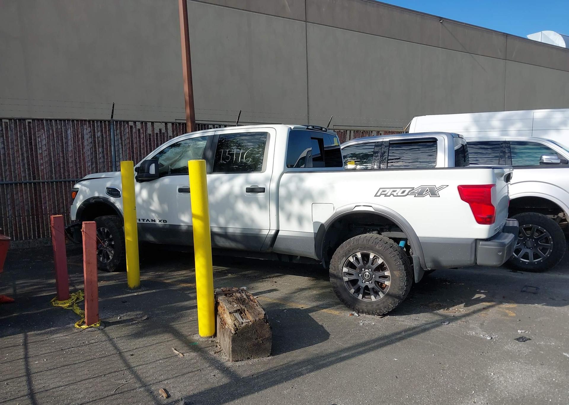 2016 NISSAN TITAN XD SL