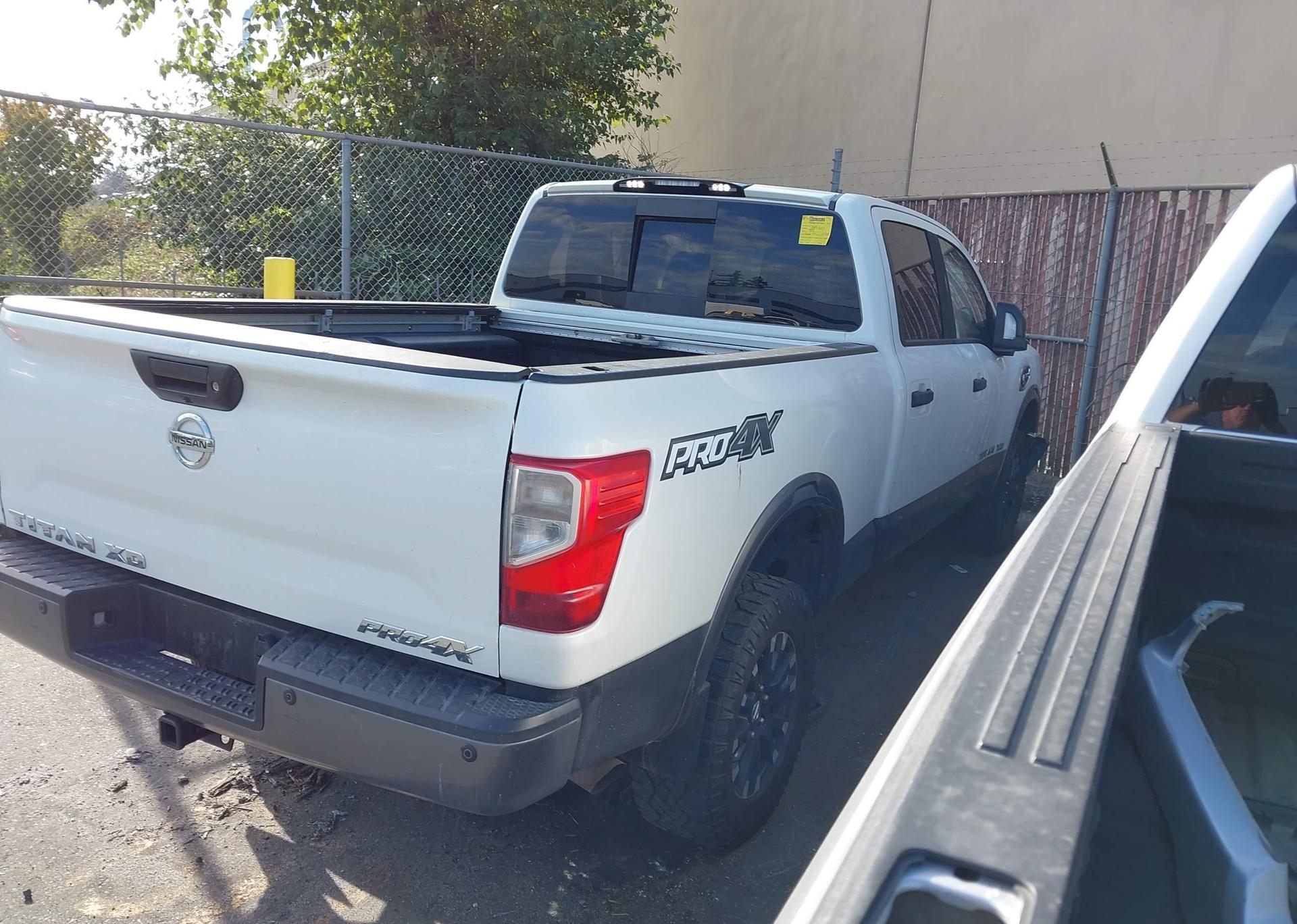2016 NISSAN TITAN XD SL