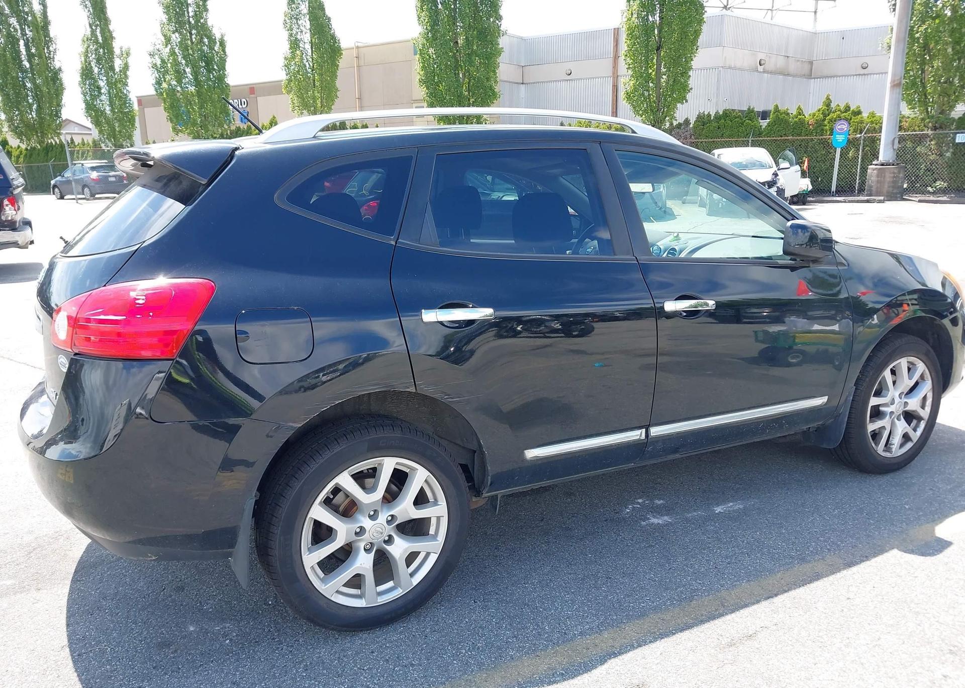 2011 NISSAN ROGUE
