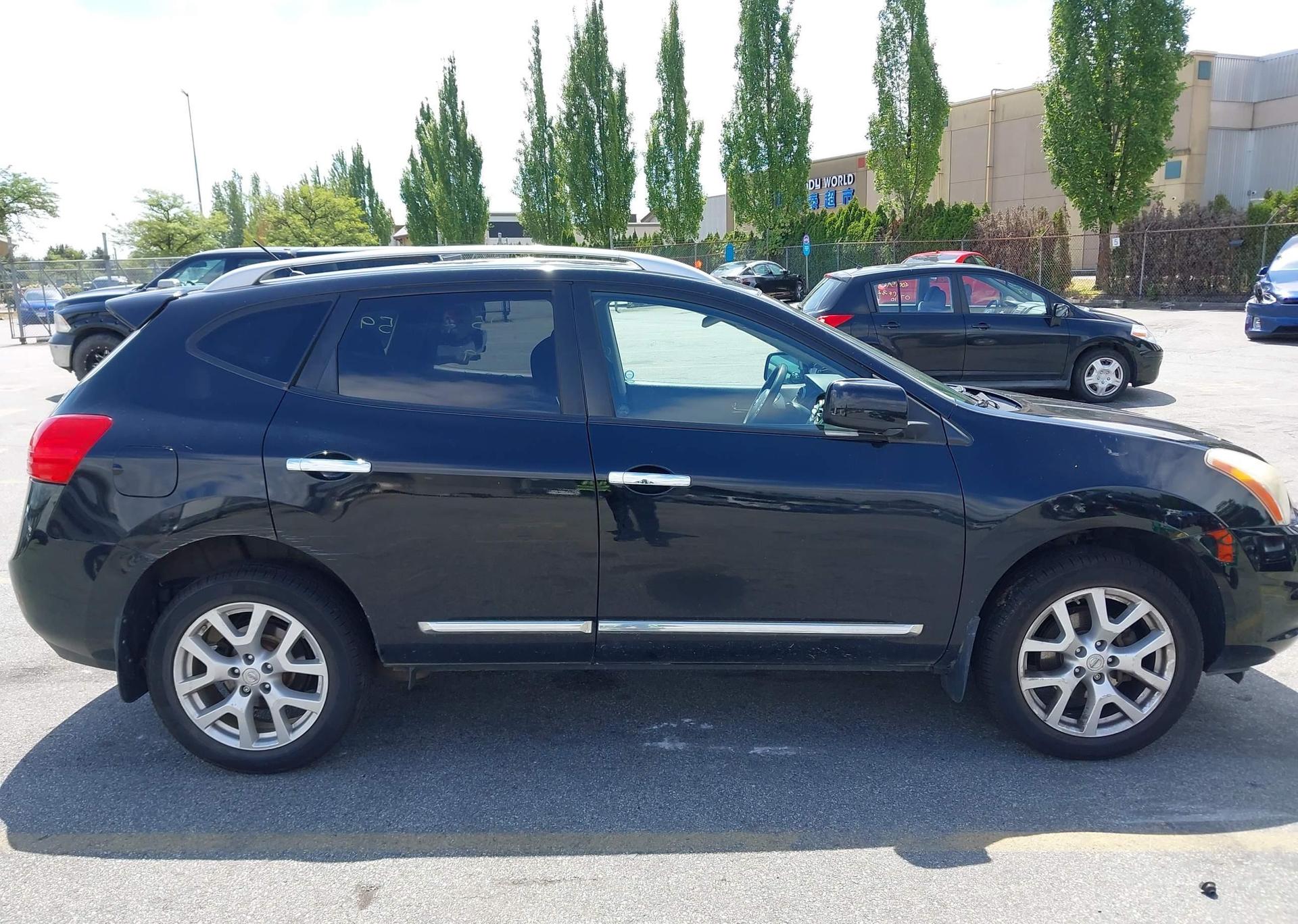 2011 NISSAN ROGUE