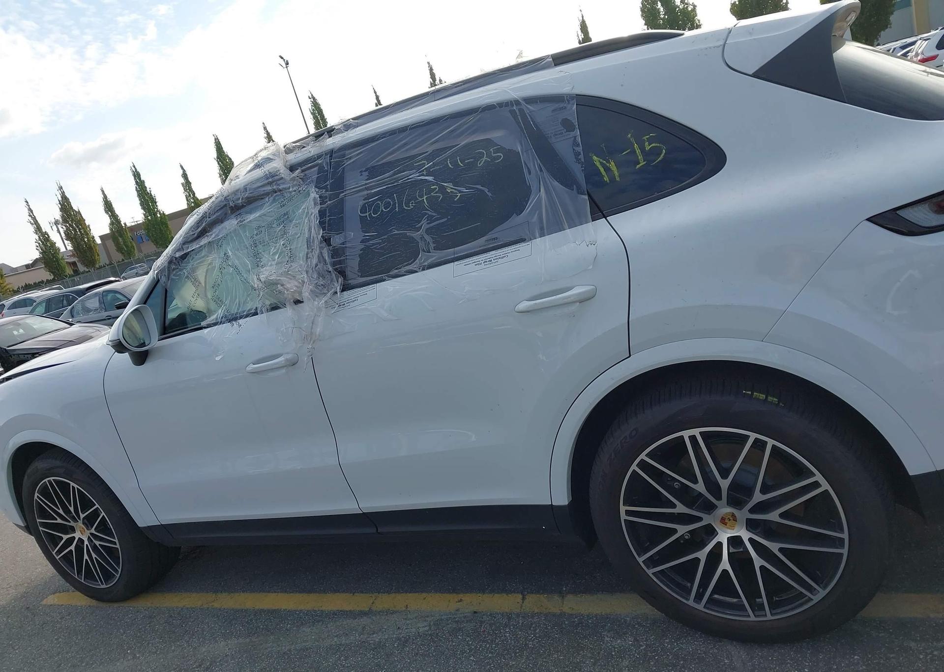 2024 PORSCHE CAYENNE