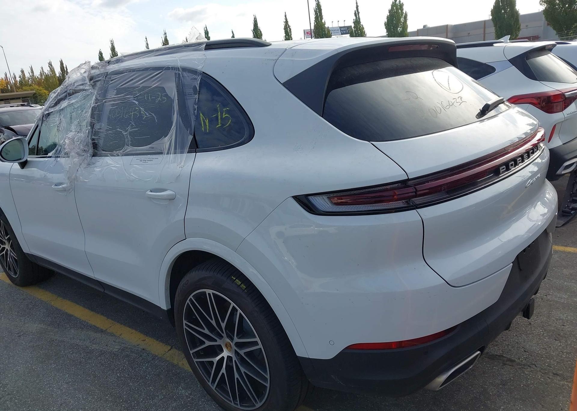 2024 PORSCHE CAYENNE