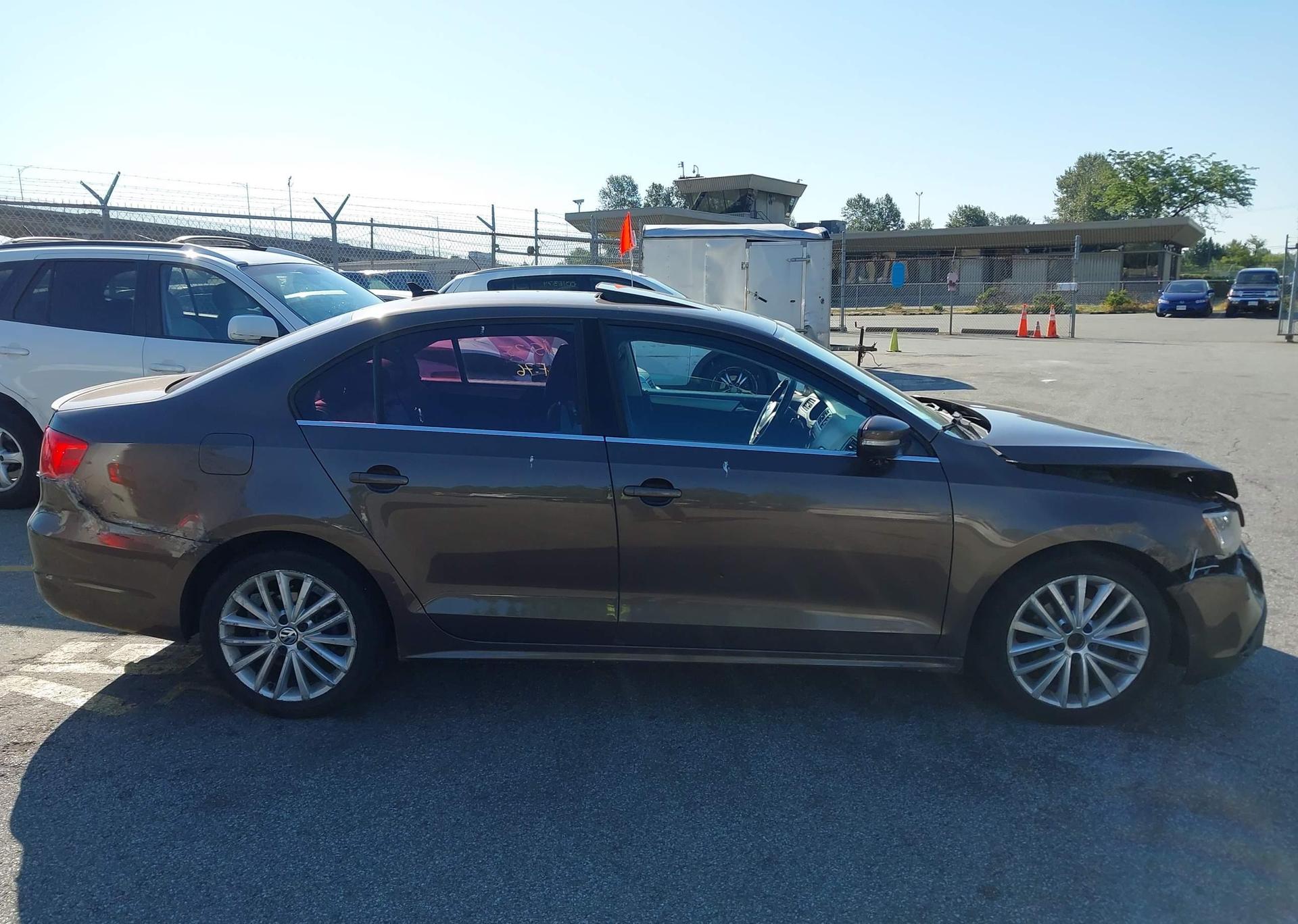 2011 VOLKSWAGEN JETTA