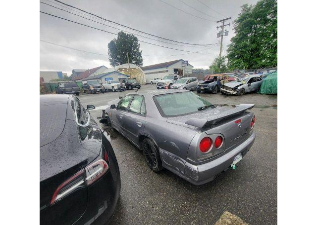 2000 NISSAN SKYLINE