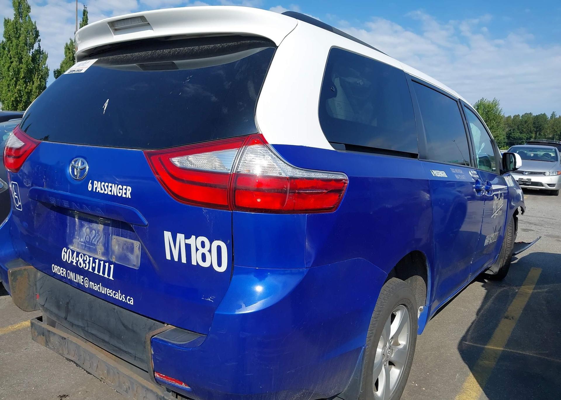 2015 TOYOTA SIENNA LE