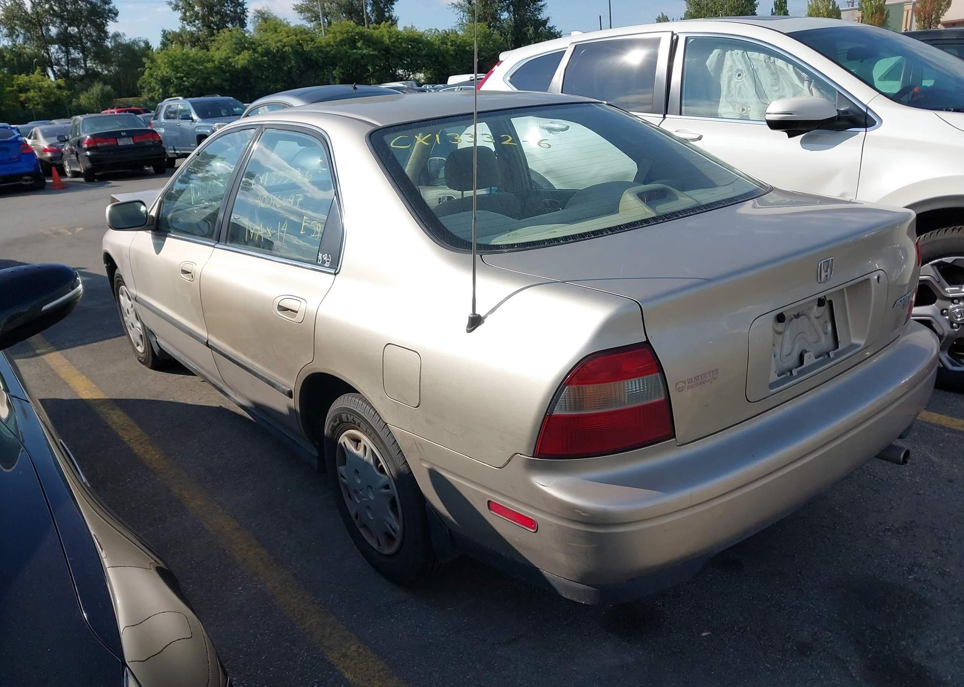 1995 HONDA ACCORD LX