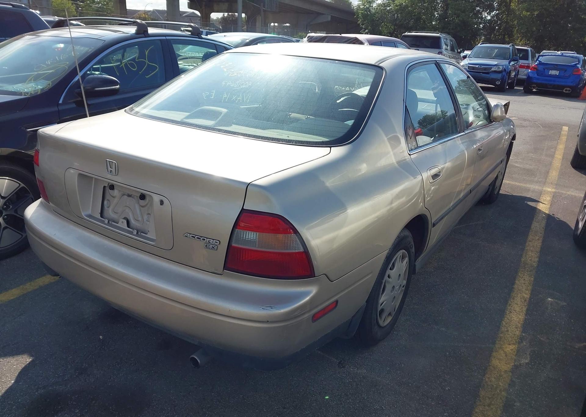 1995 HONDA ACCORD LX
