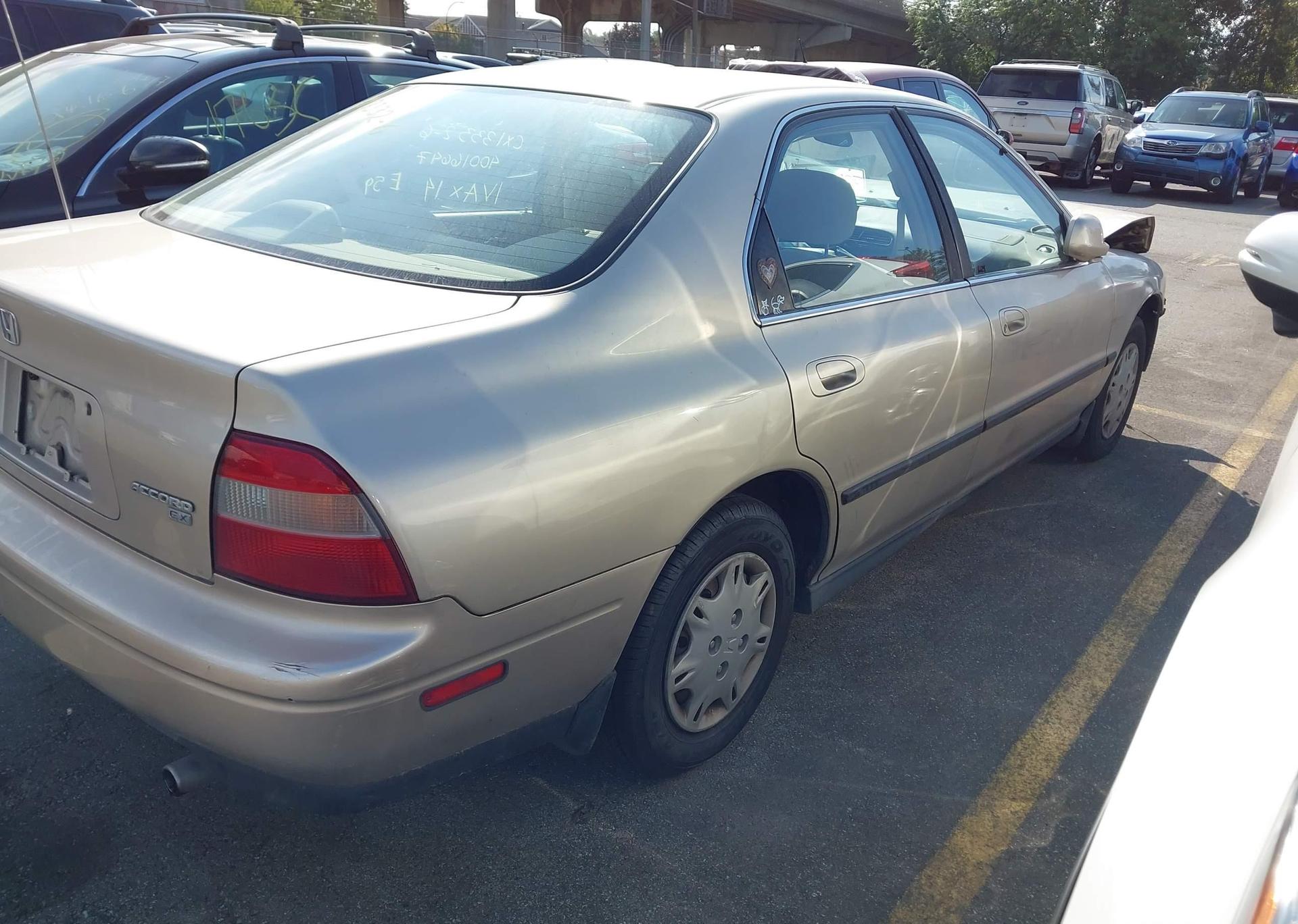 1995 HONDA ACCORD LX