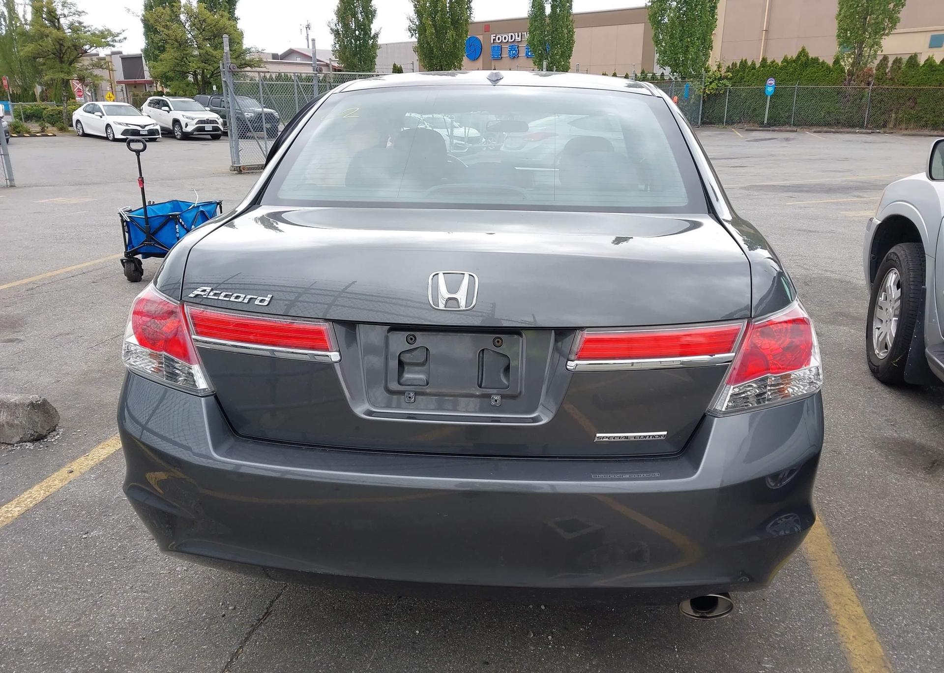 2012 HONDA ACCORD SE