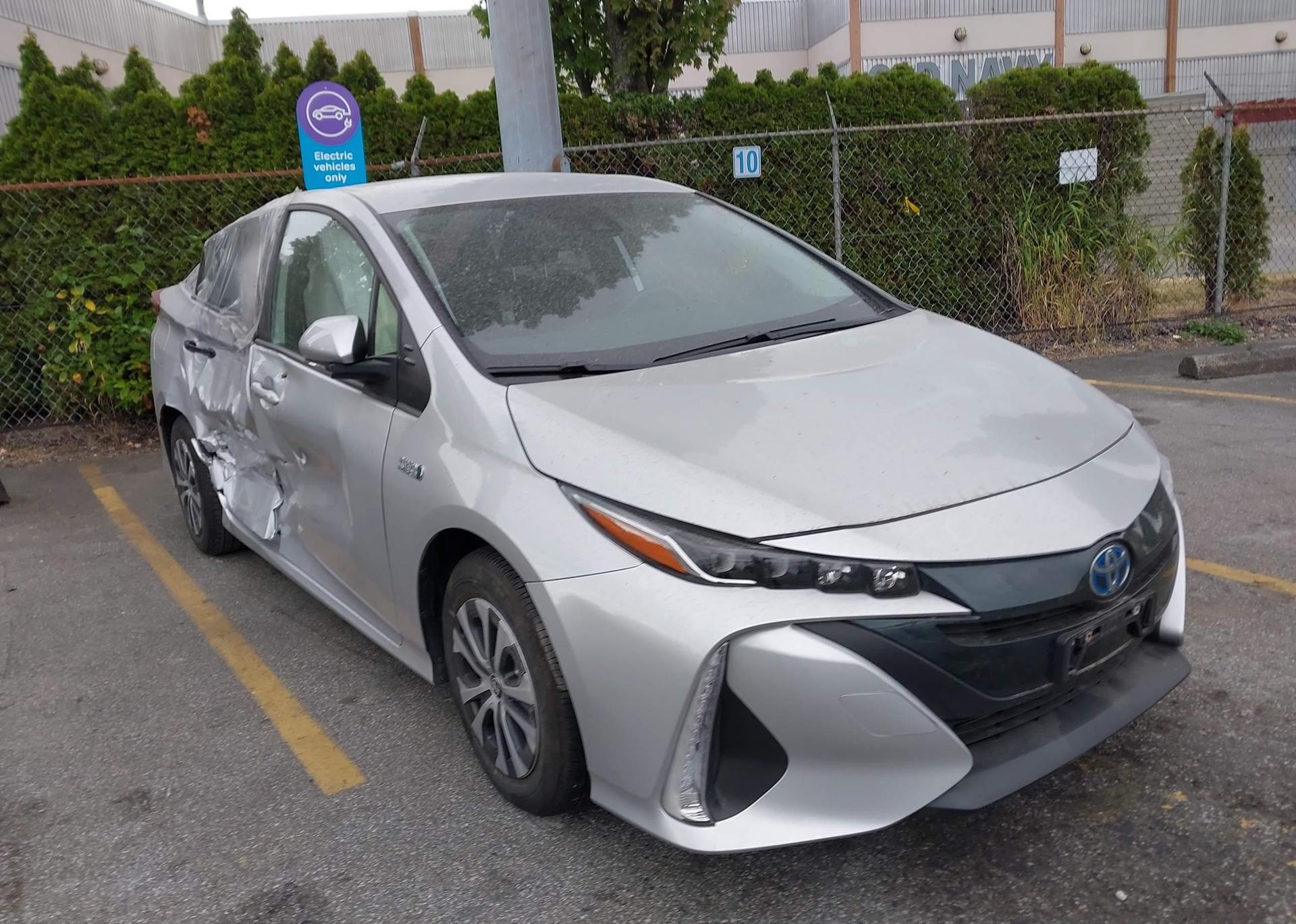 2022 TOYOTA PRIUS