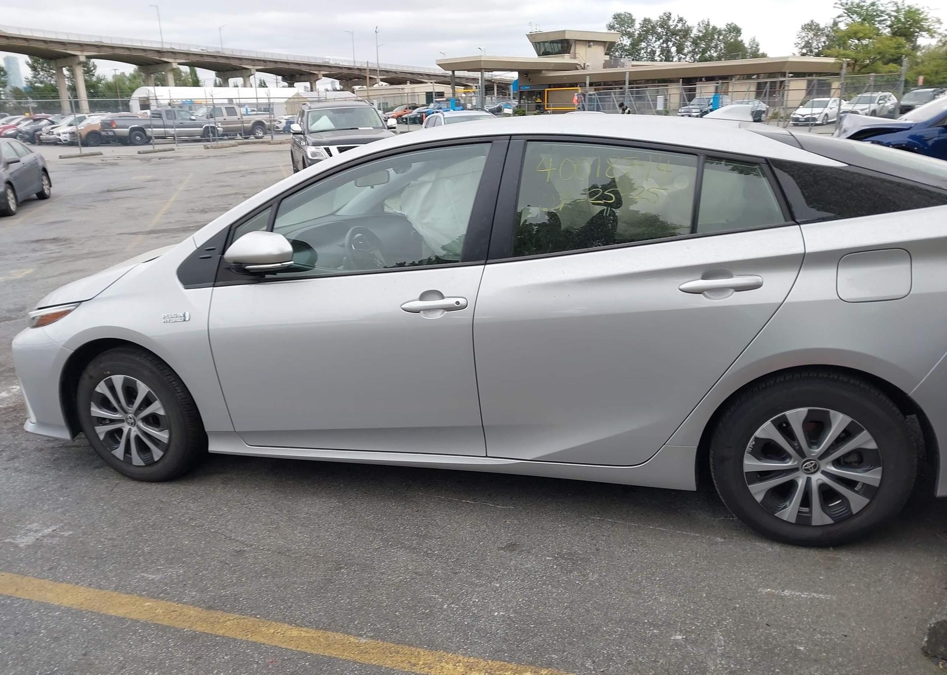 2022 TOYOTA PRIUS