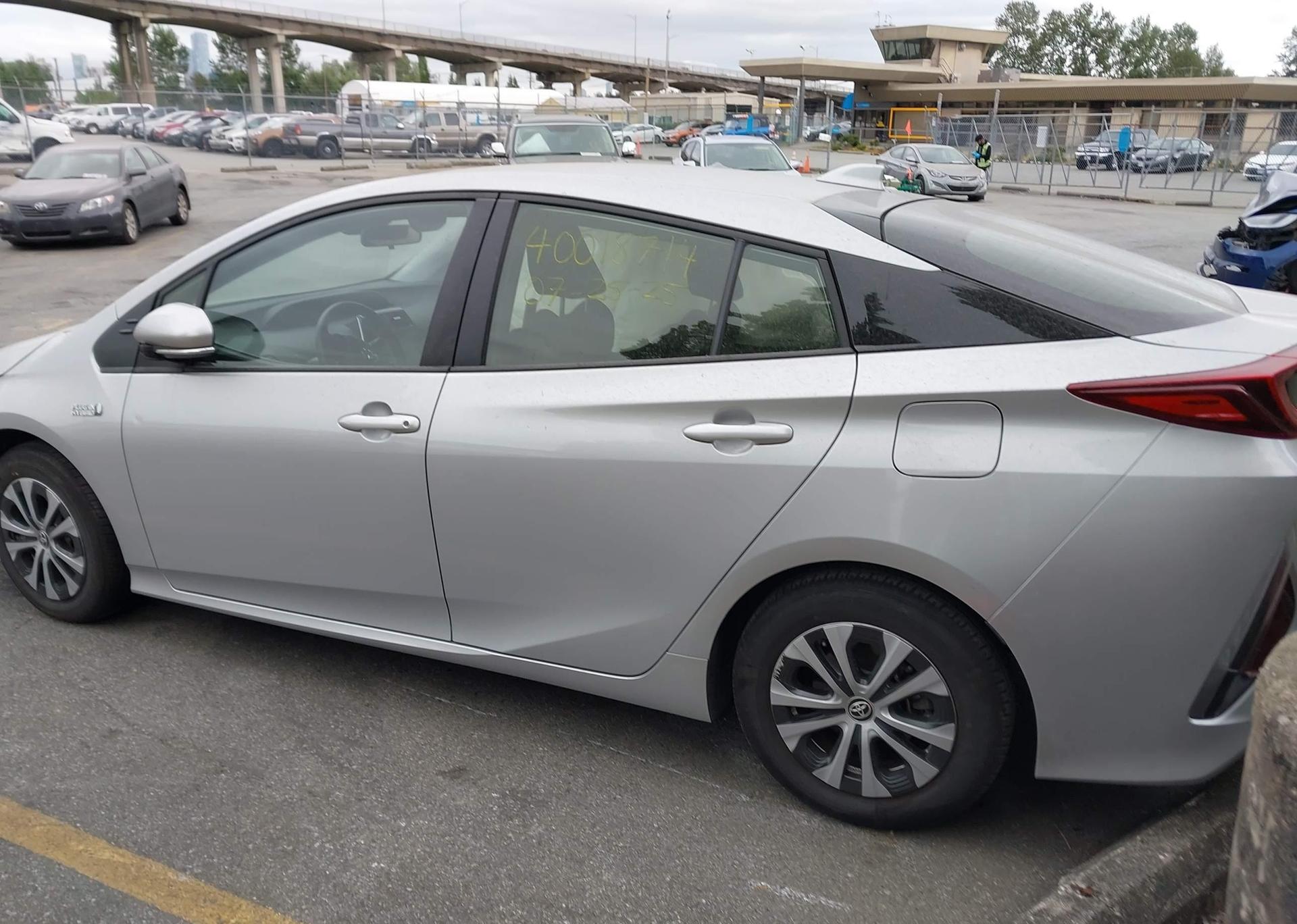 2022 TOYOTA PRIUS