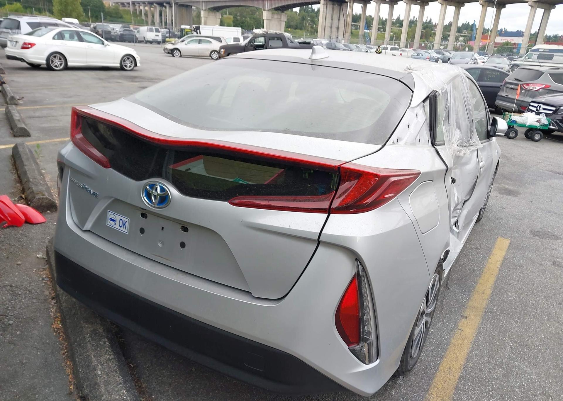 2022 TOYOTA PRIUS