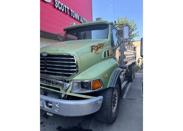 2004 STERLING LT 9500
