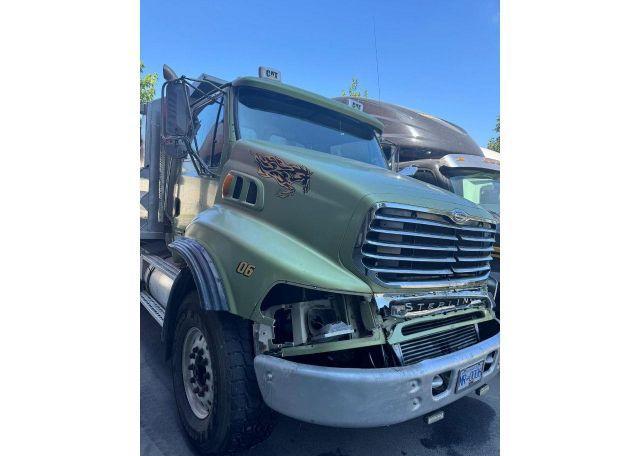 2004 STERLING LT 9500