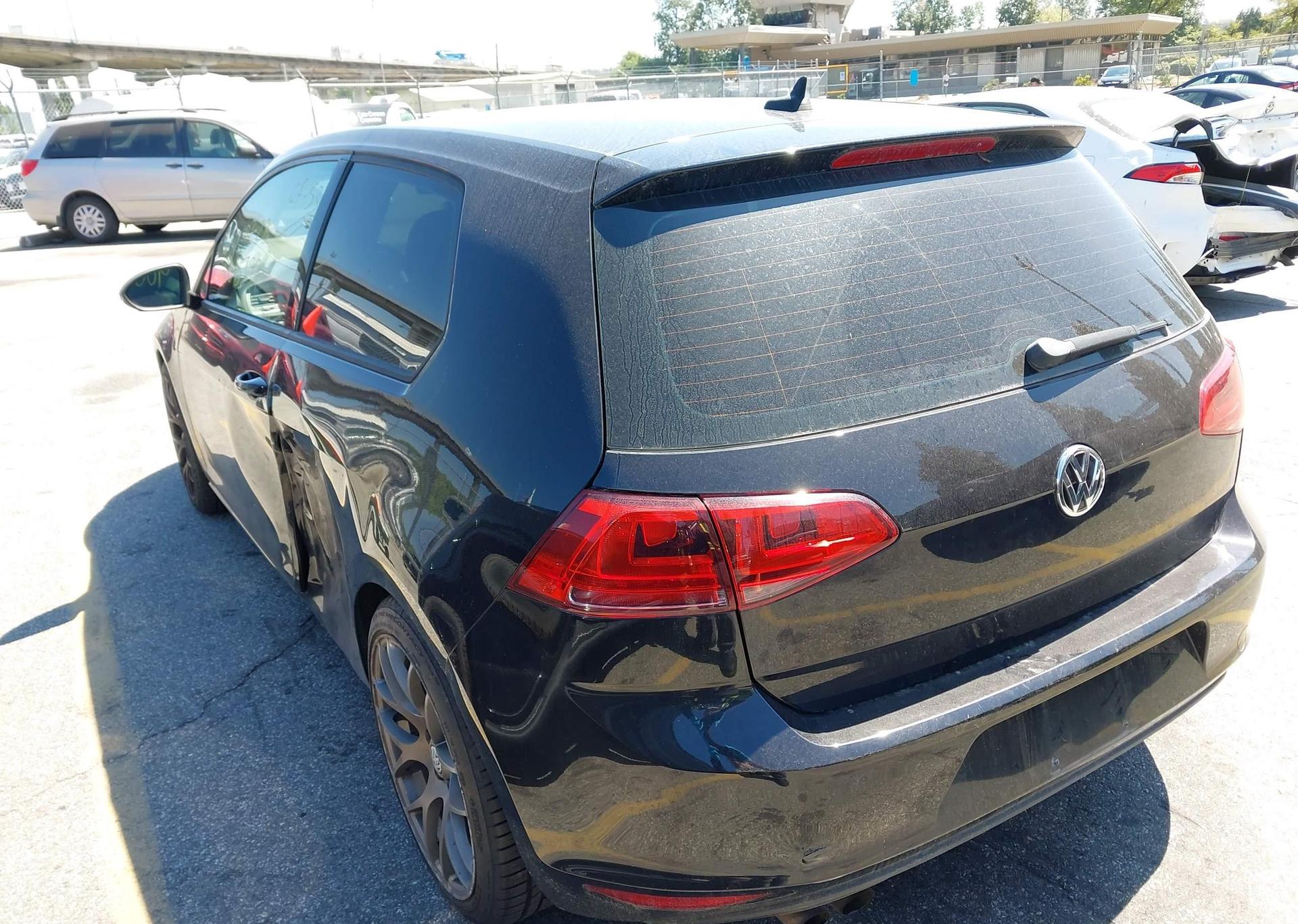 2016 VOLKSWAGEN GOLF