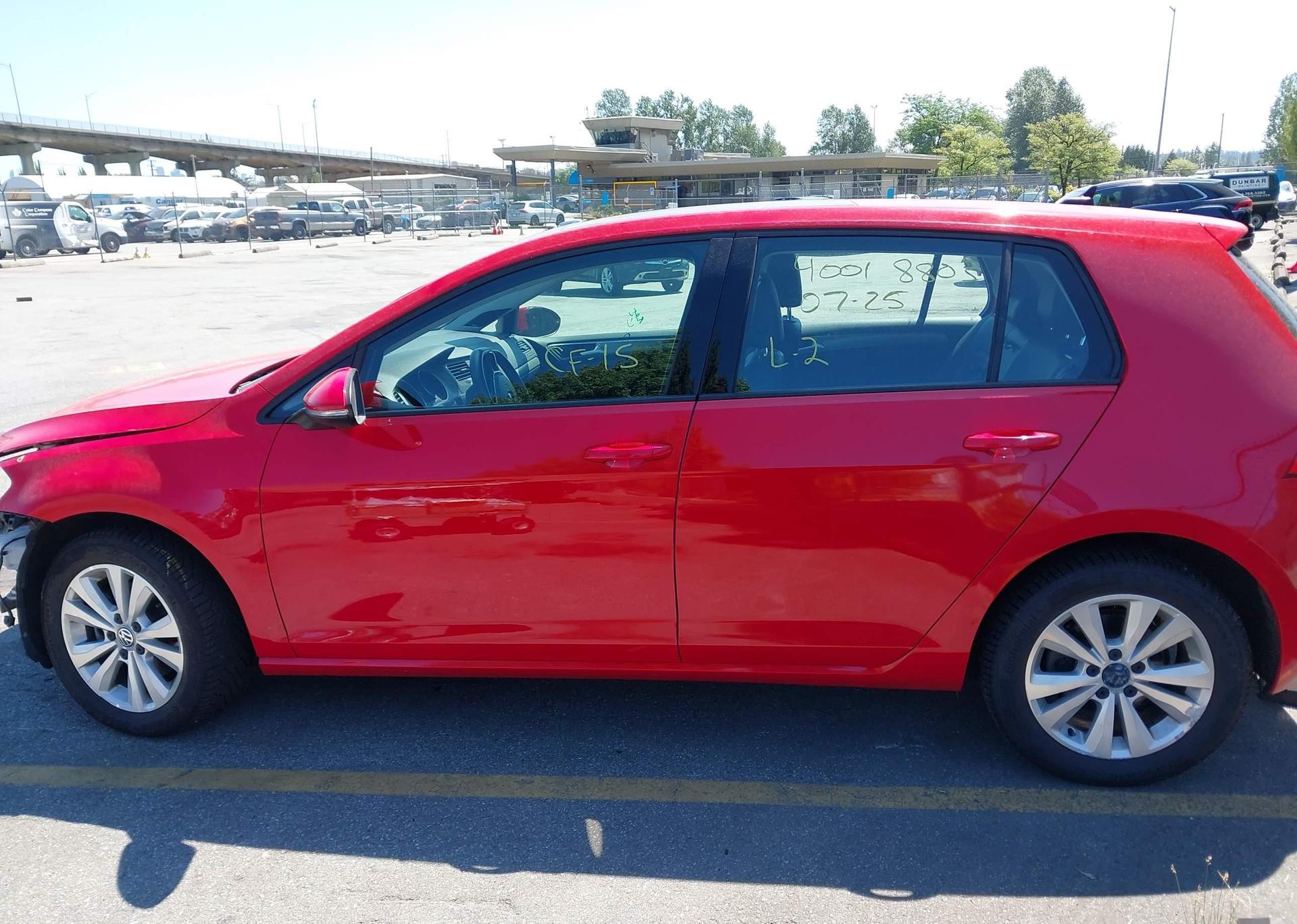 2015 VOLKSWAGEN GOLF
