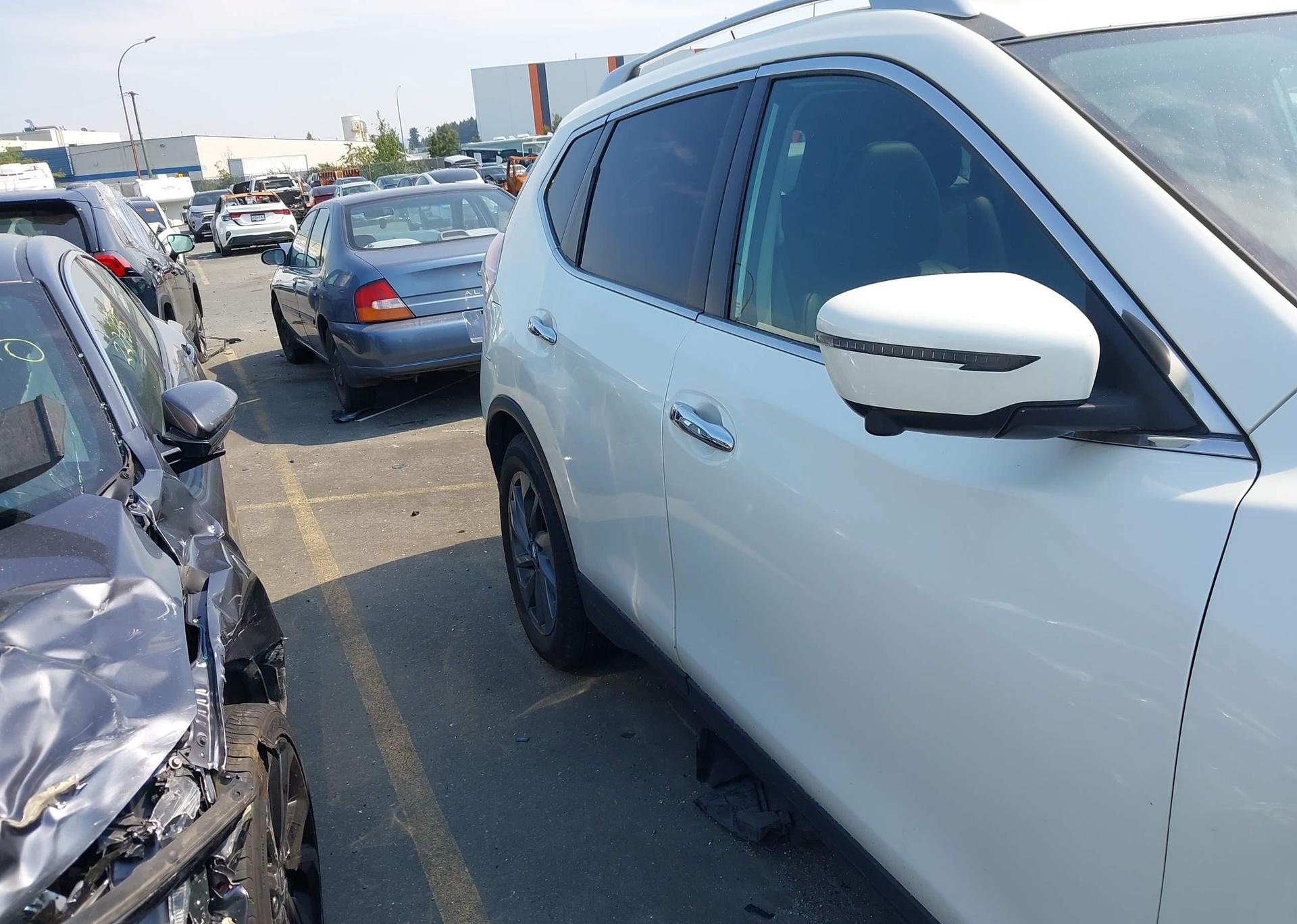 2016 NISSAN ROGUE