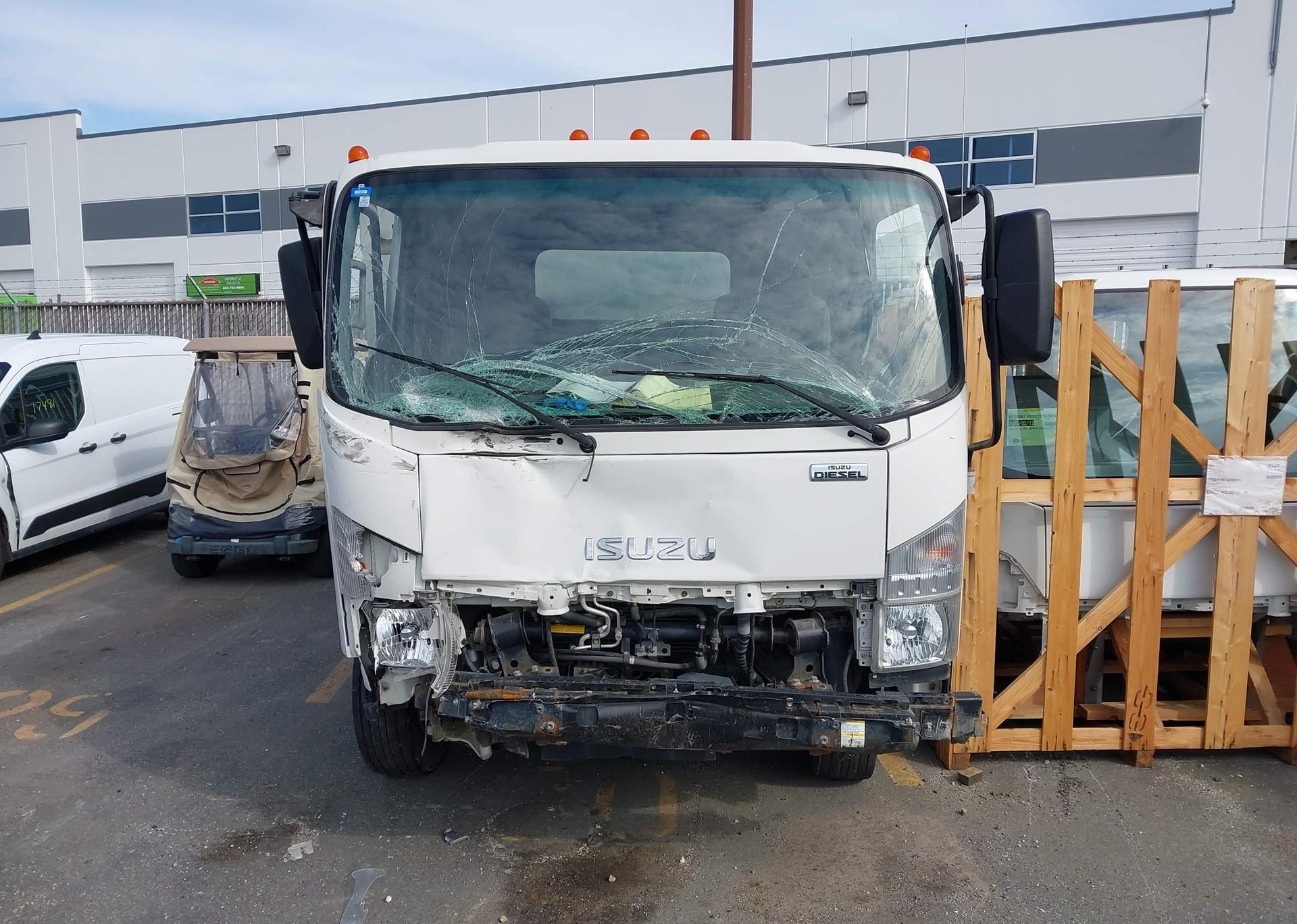 2019 ISUZU NRR