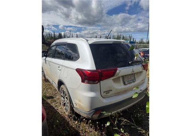 2016 MITSUBISHI OUTLANDER SE