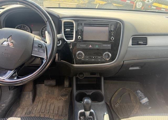 2016 MITSUBISHI OUTLANDER SE