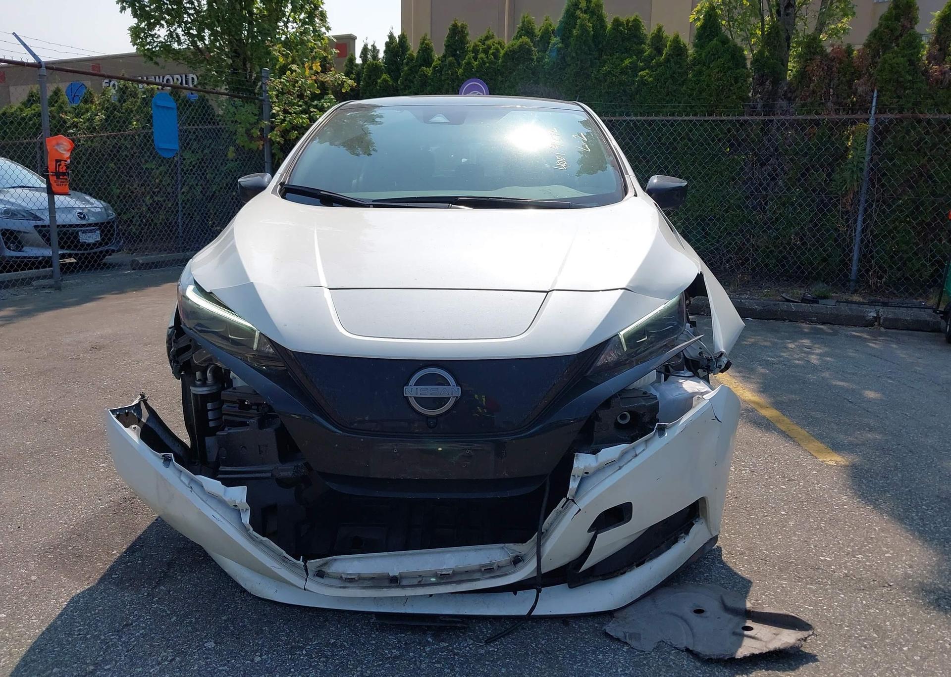 2024 NISSAN LEAF