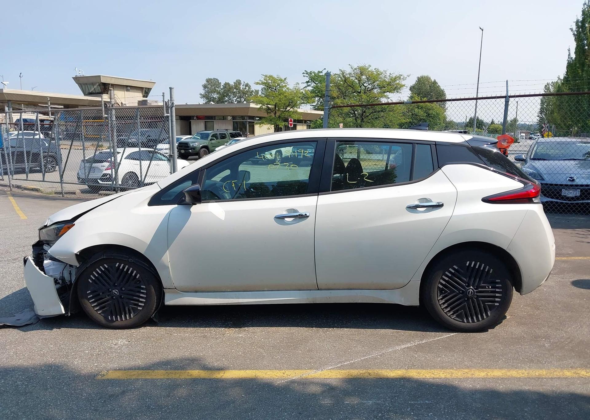 2024 NISSAN LEAF