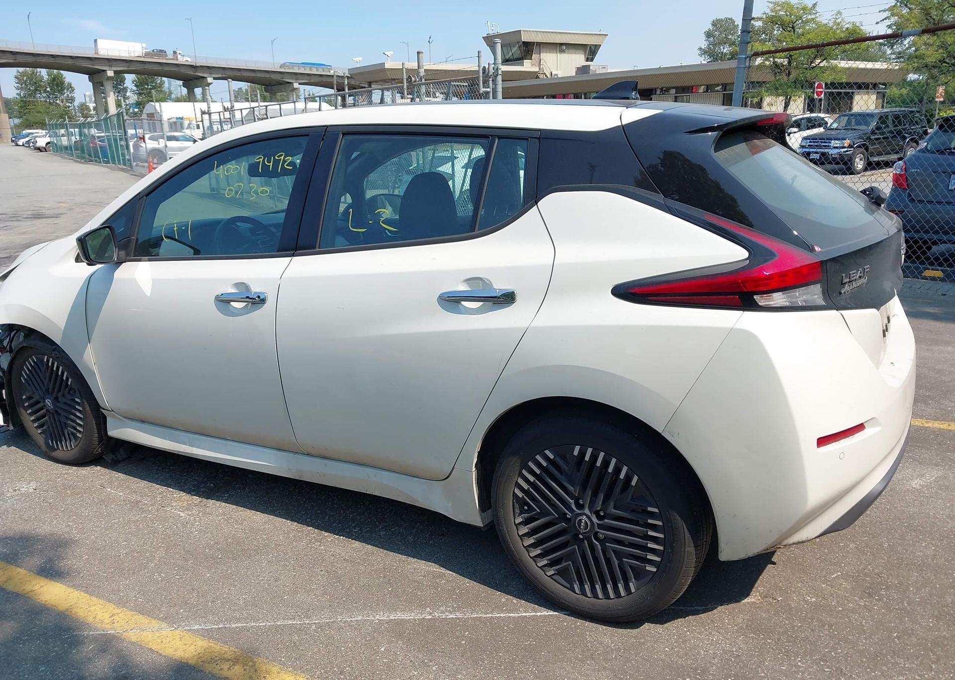 2024 NISSAN LEAF