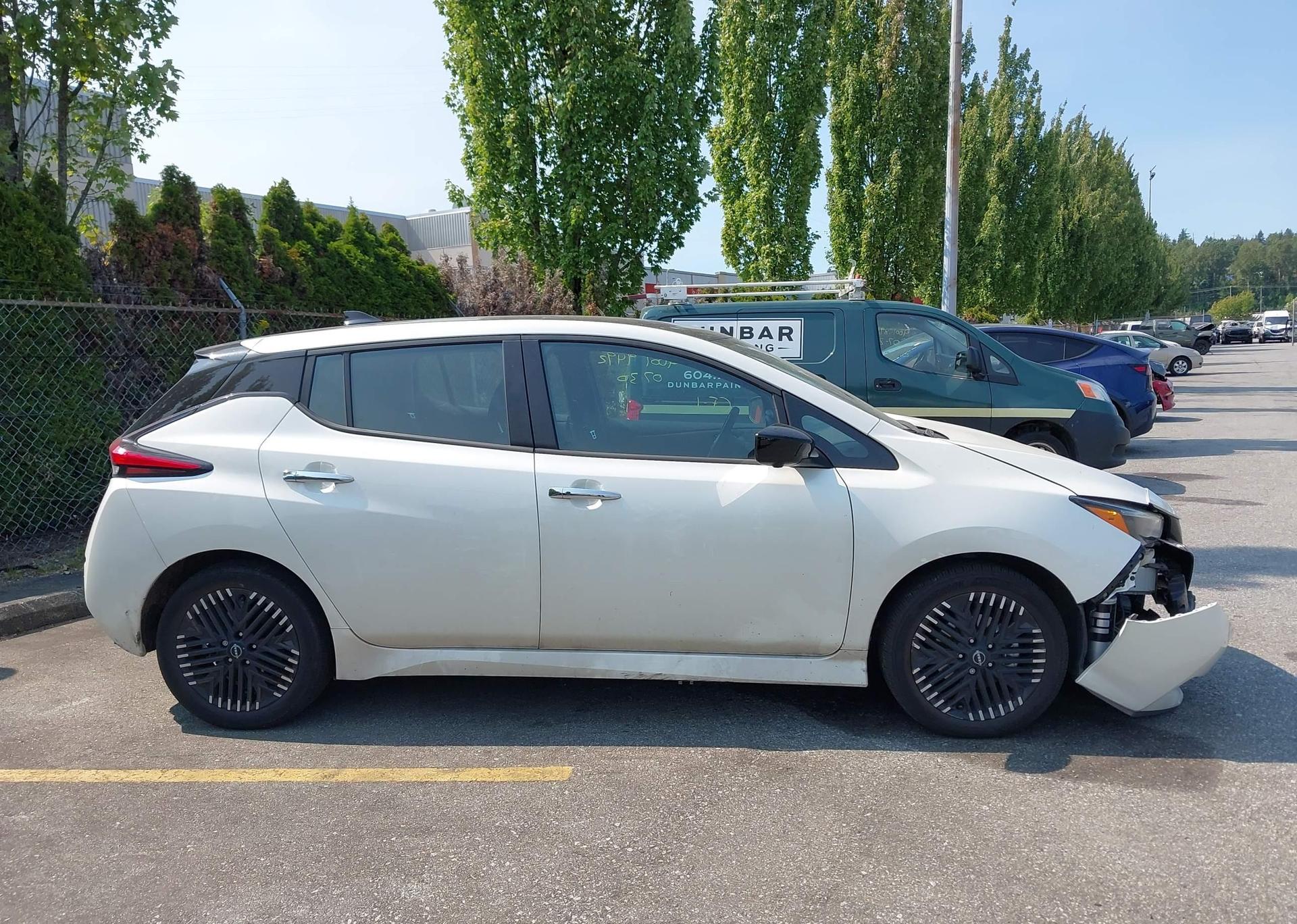 2024 NISSAN LEAF