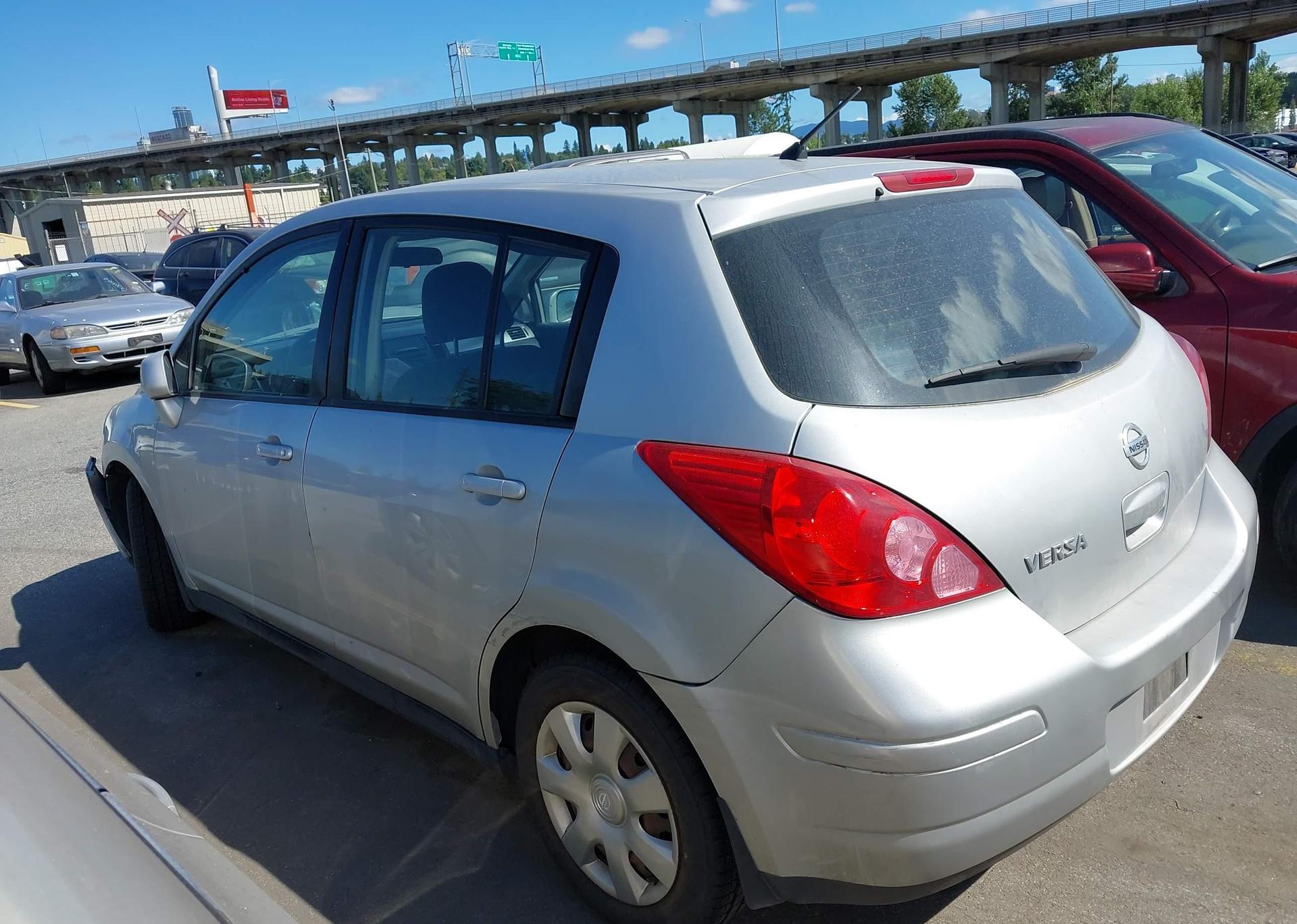 2011 NISSAN VERSA S