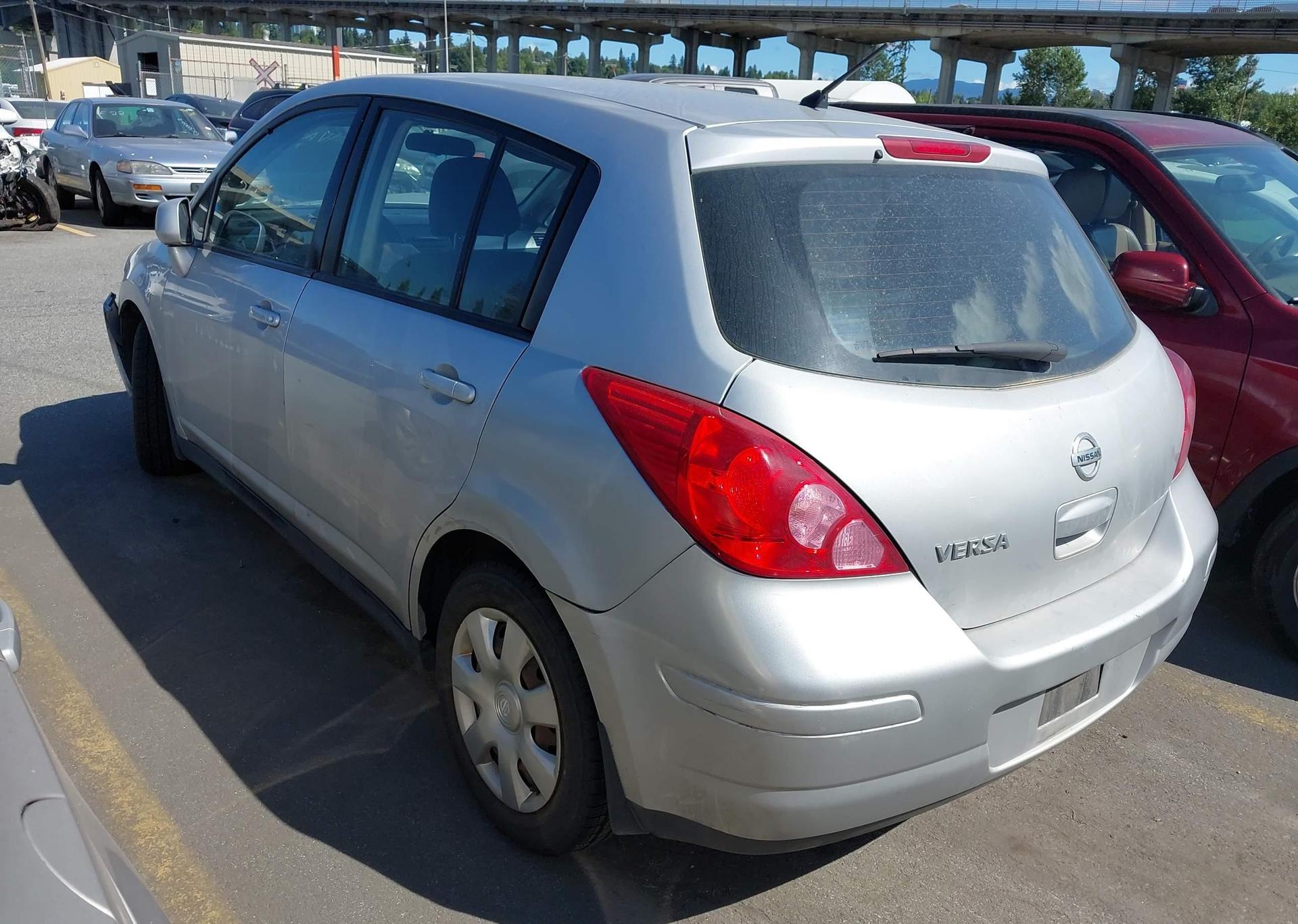 2011 NISSAN VERSA S