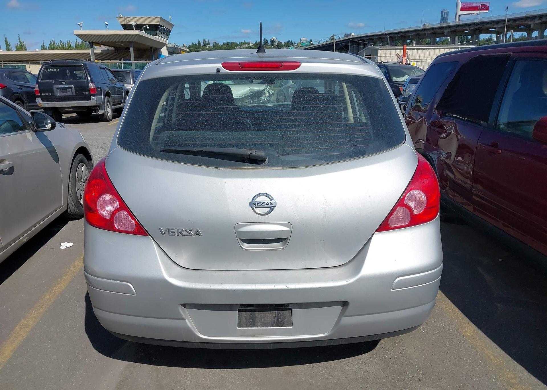 2011 NISSAN VERSA S