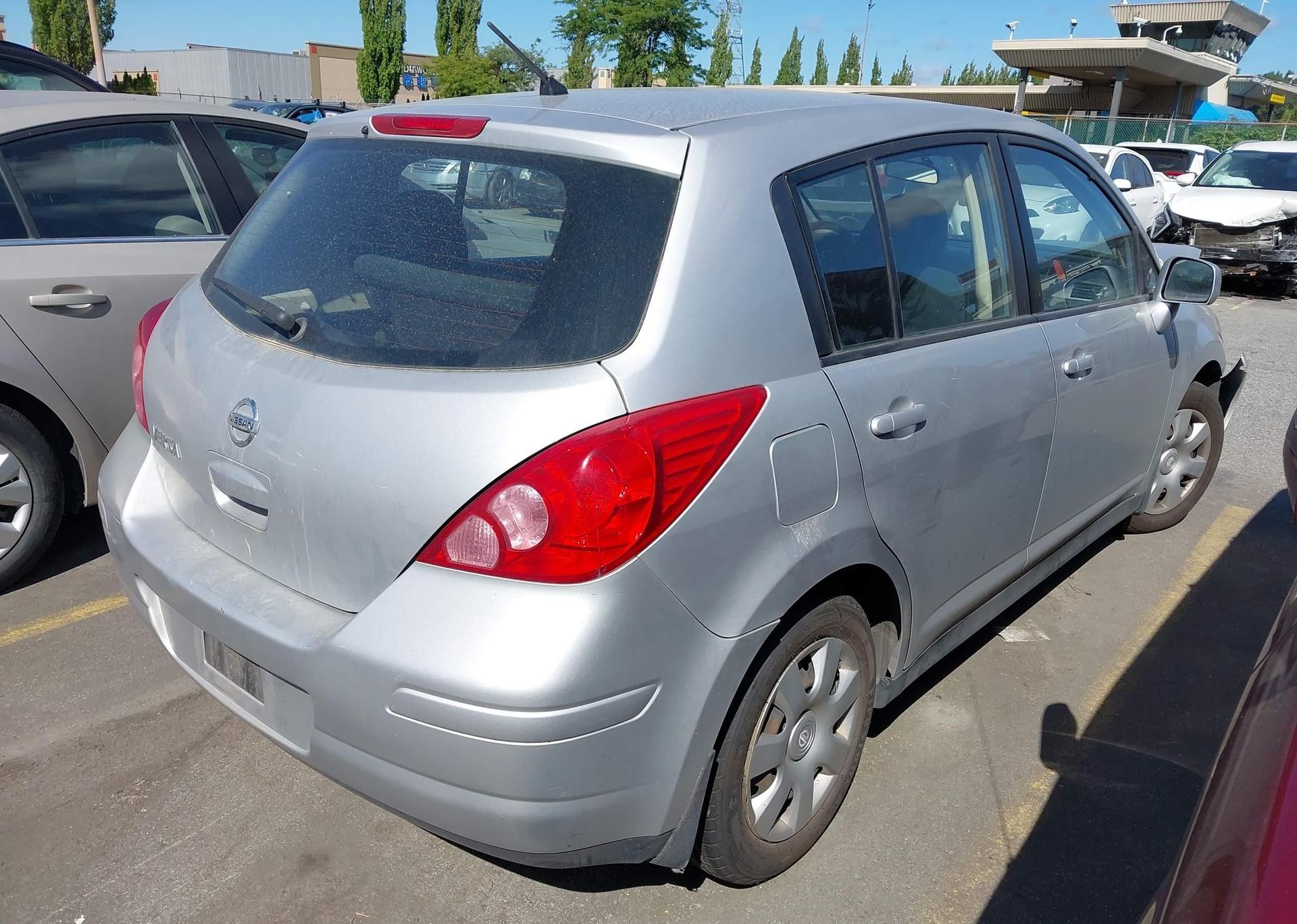 2011 NISSAN VERSA S
