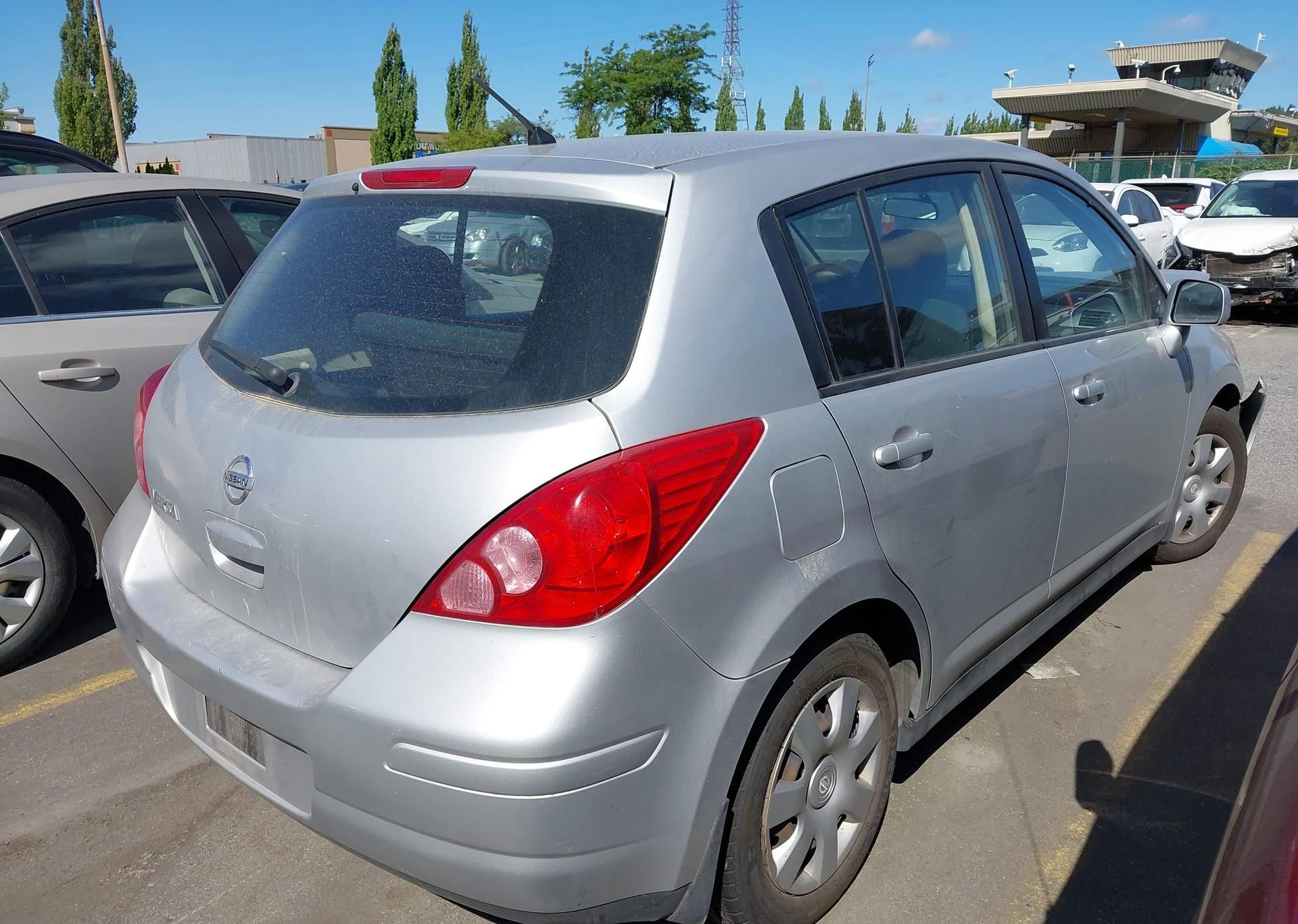 2011 NISSAN VERSA S