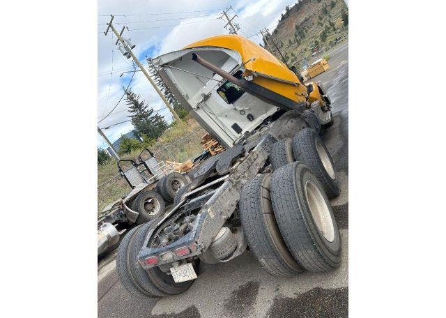 2023 PETERBILT 567