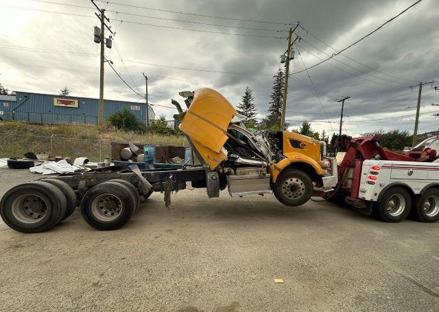 2023 PETERBILT 567
