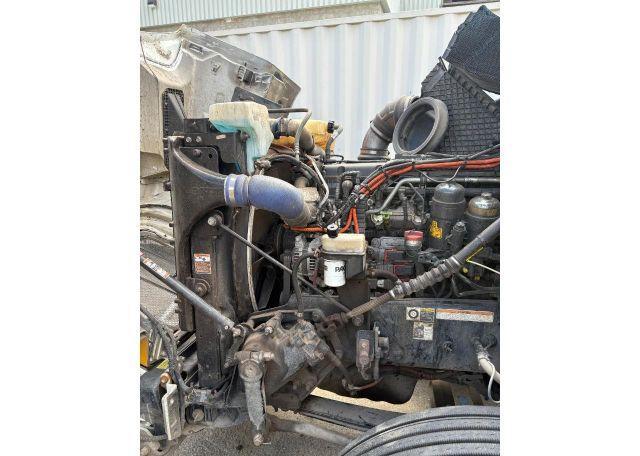 2023 PETERBILT 567