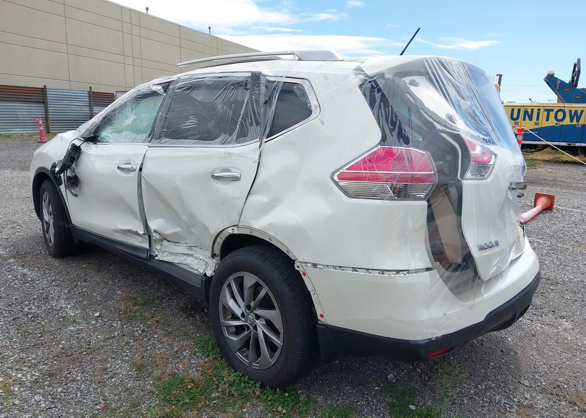 2015 NISSAN ROGUE S