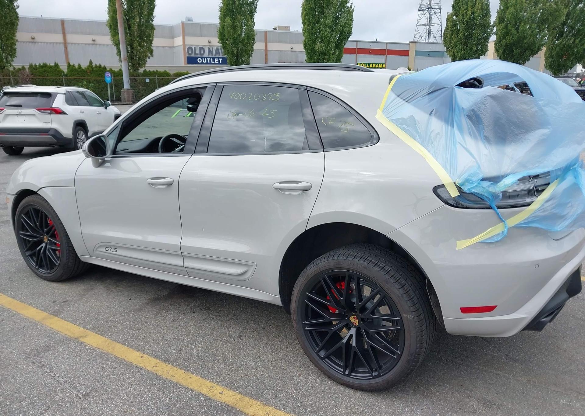 2024 PORSCHE MACAN