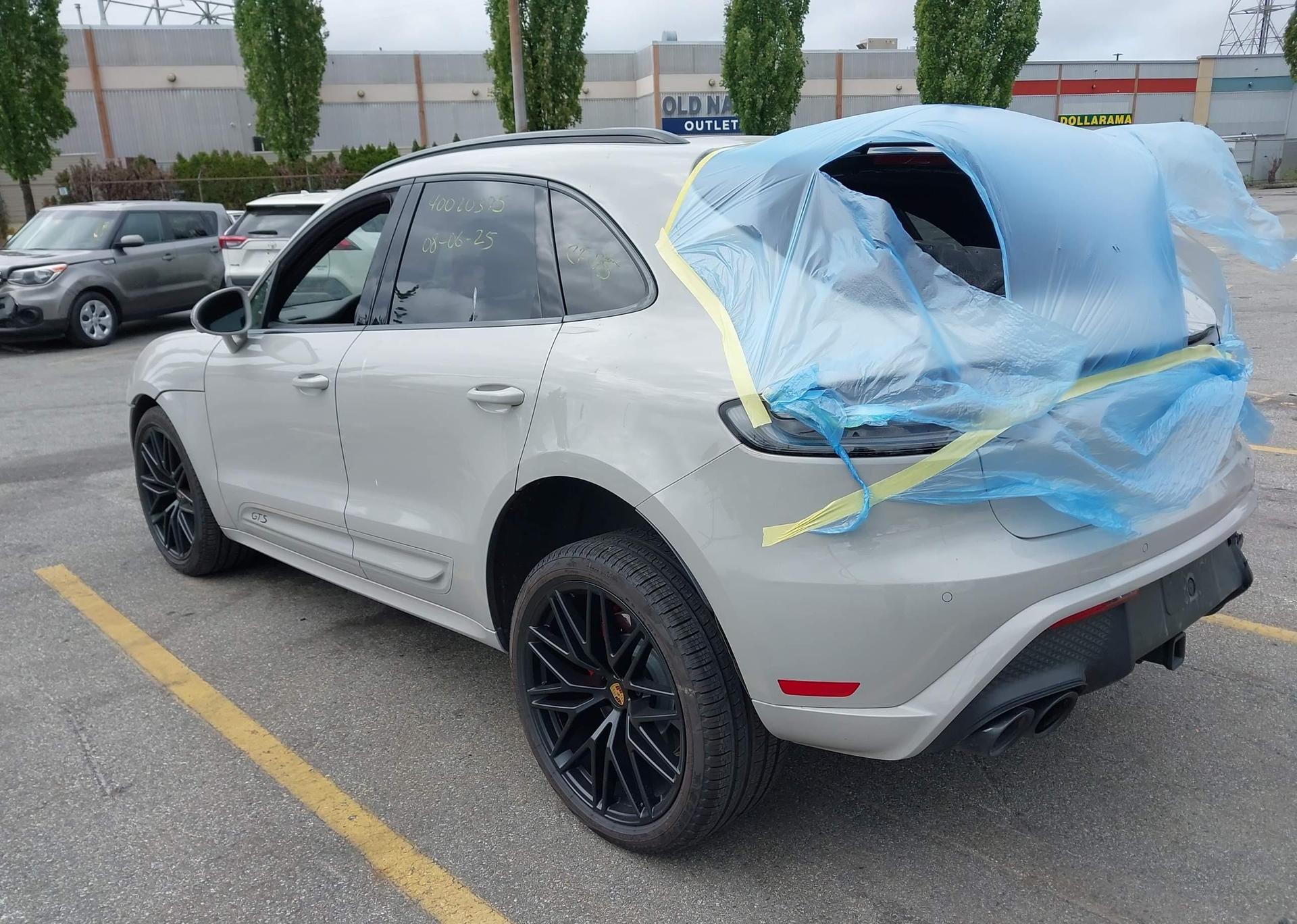 2024 PORSCHE MACAN