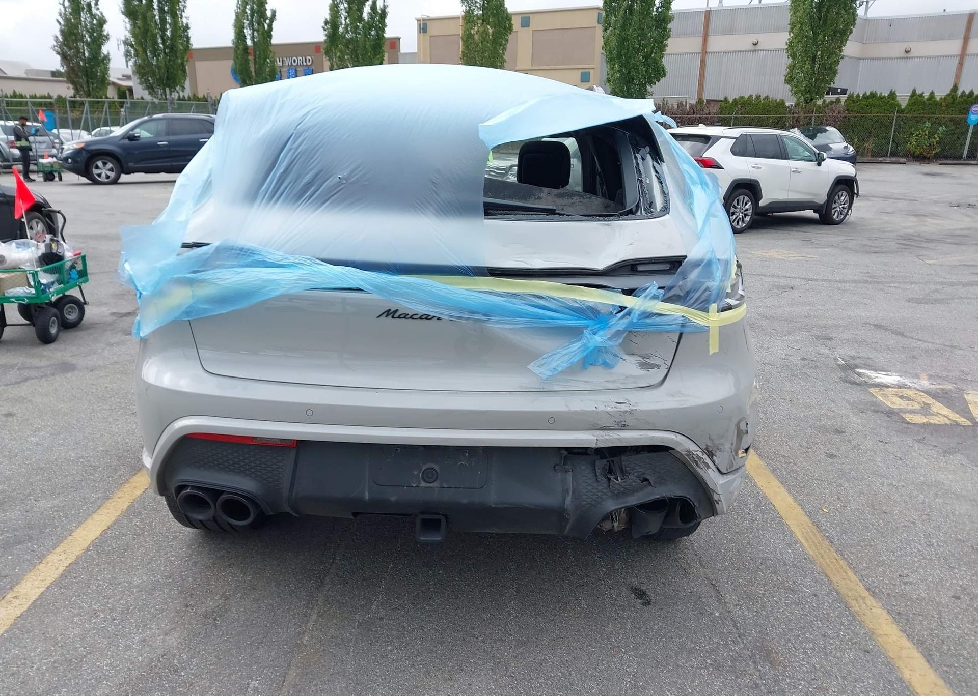 2024 PORSCHE MACAN